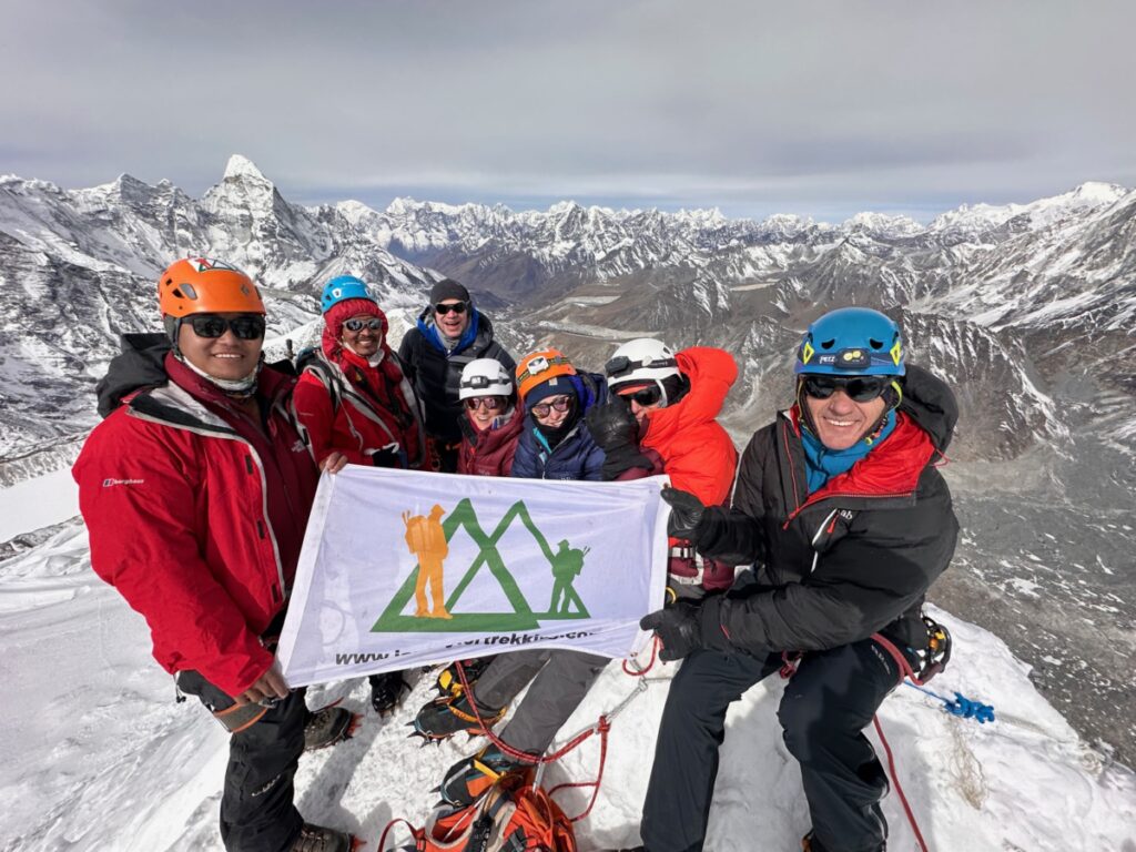 Training to climb at high altitude